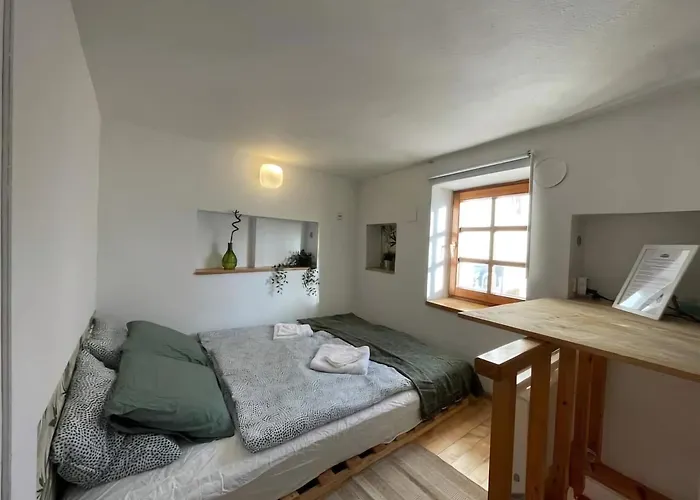 Small Micro-Treehouse In The Centre