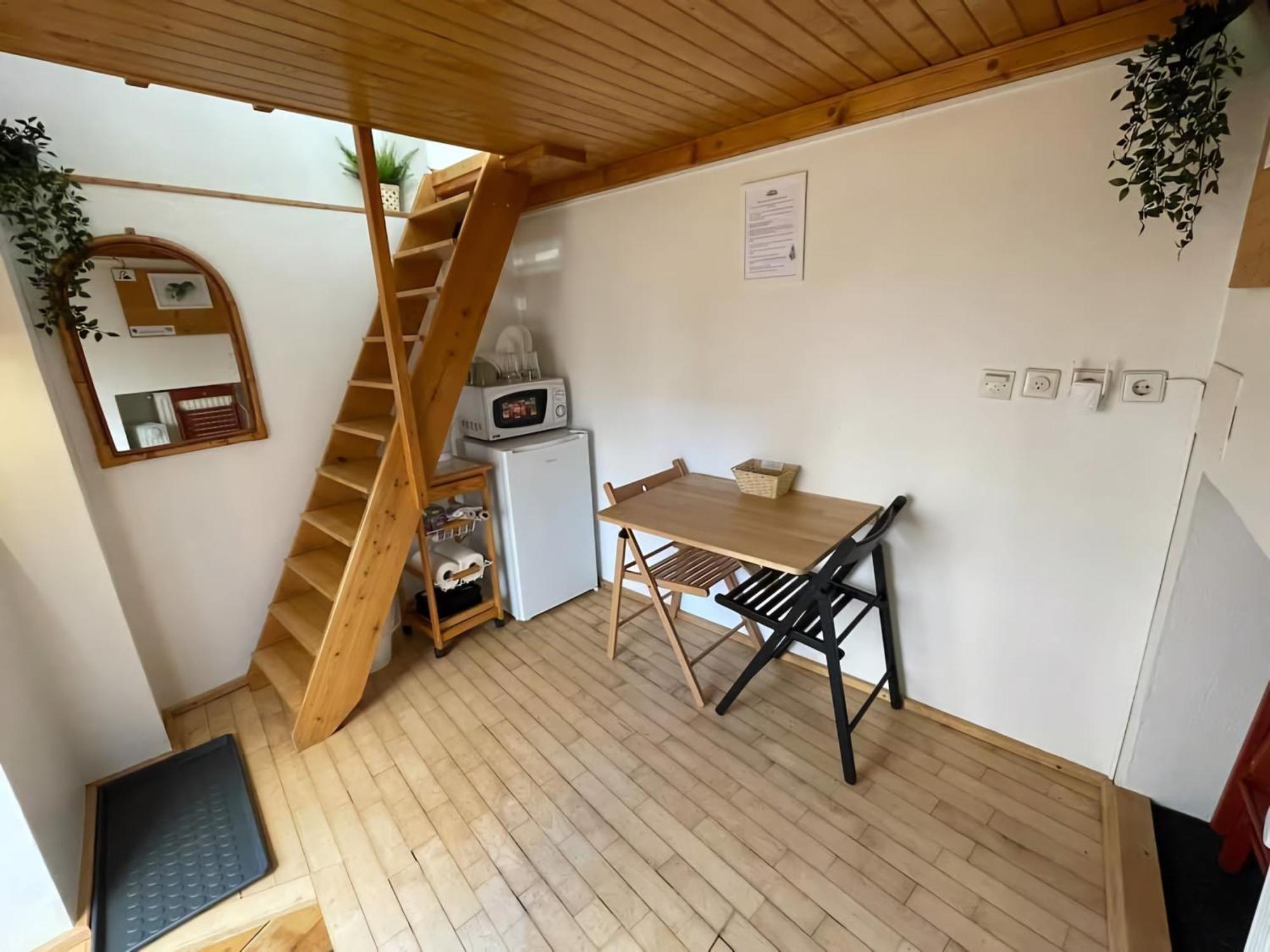 Apartment Small Micro-treehouse In The Centre
